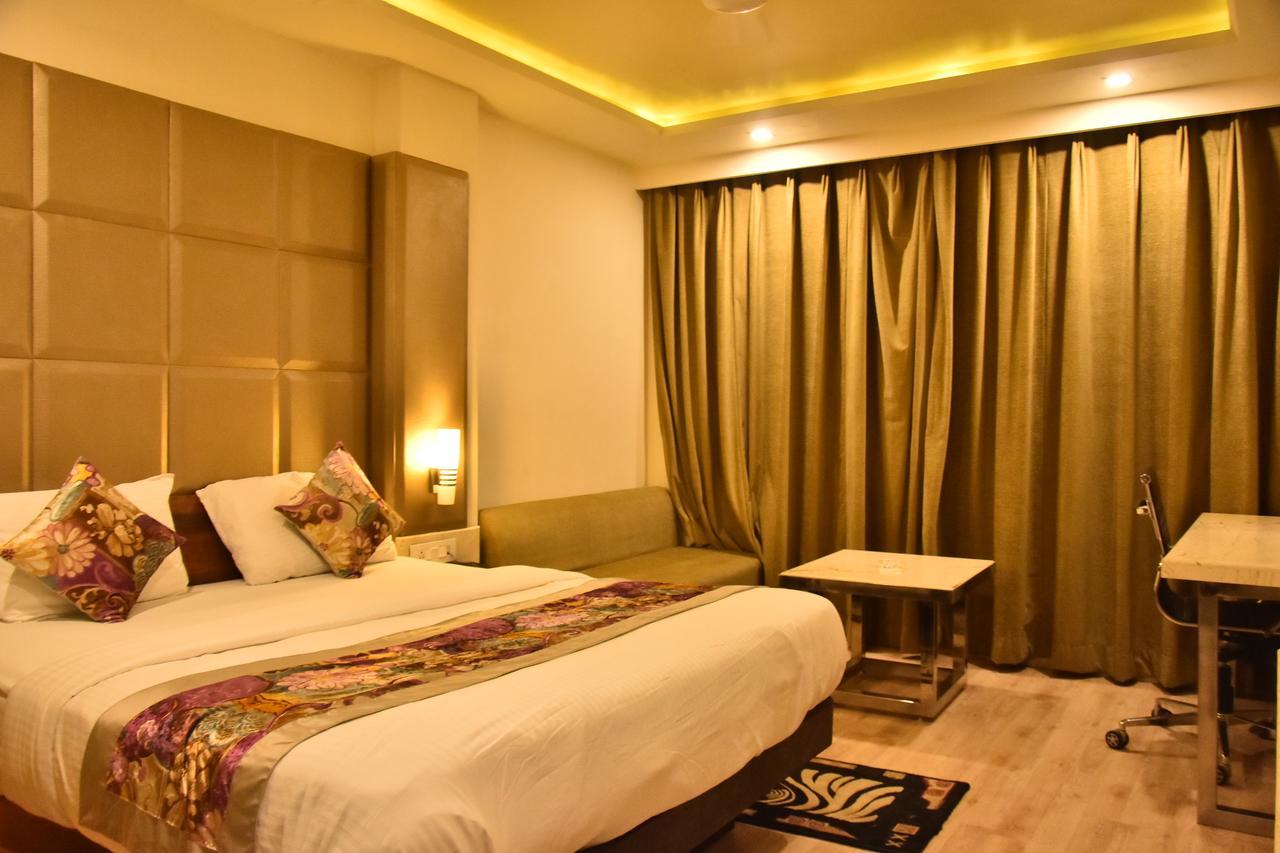 Hotel Deep Kanpur Exterior foto